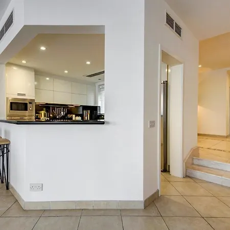 Luxury 3br Portomaso Sea & Marina View 아파트